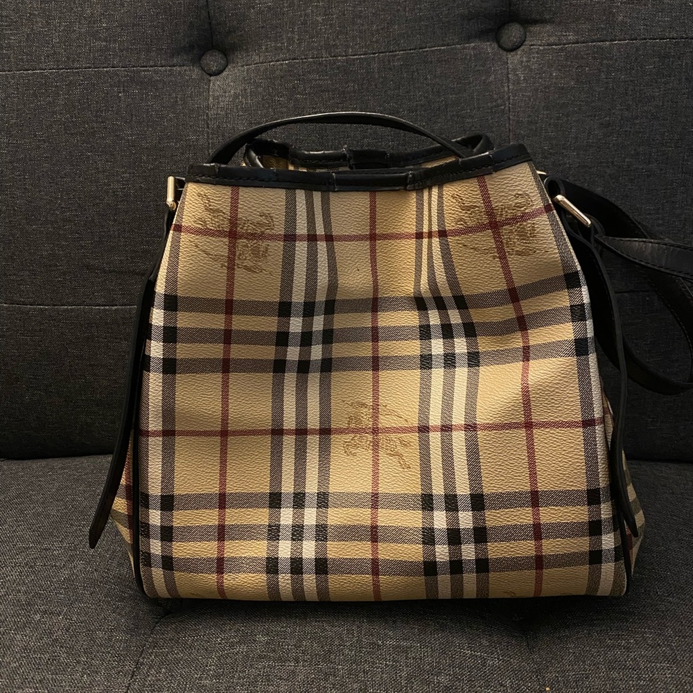 🌸 Spring Sale Burberry Classic tote bag